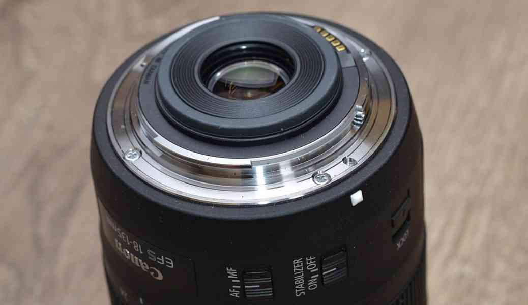 Canon EF-S 18-135mm f/3.5-5.6 IS NANO **APS-C Zoom - foto 5