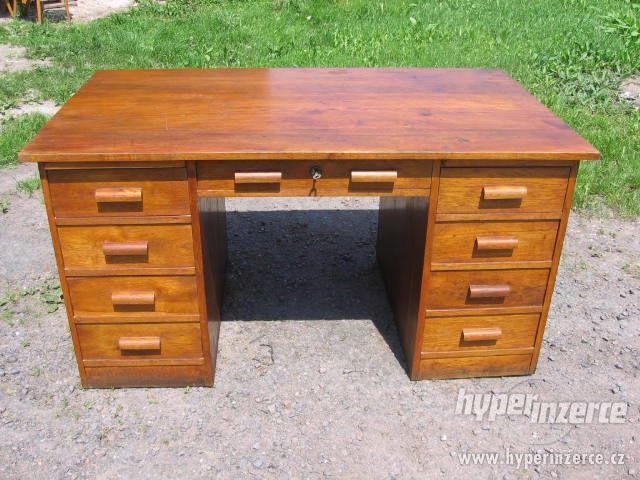 Koupím starožitné psací stoly,nebo stoly a židle do r.v.1970 - foto 6