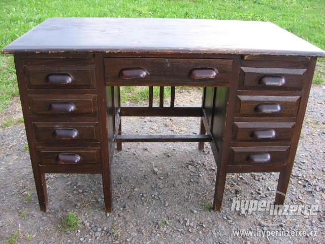 Koupím starožitné psací stoly,nebo stoly a židle do r.v.1970 - foto 7