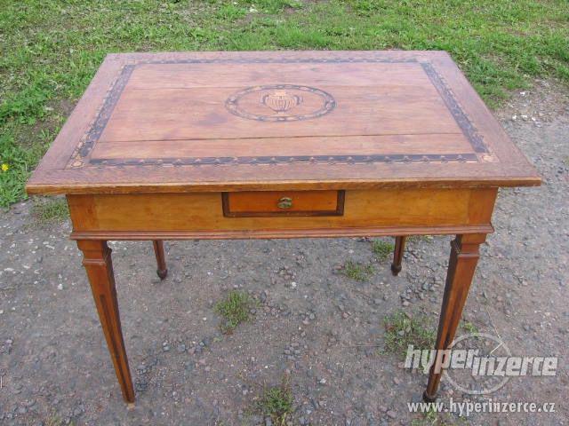 Koupím starožitné psací stoly,nebo stoly a židle do r.v.1970 - foto 12