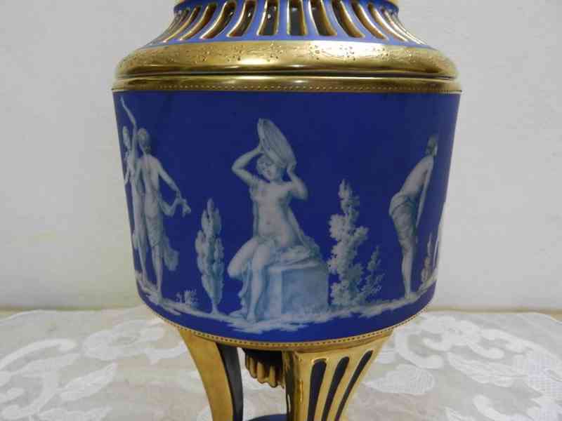 Luxusní masivní empírová Váza na třech nožičkách barva modrá - foto 4