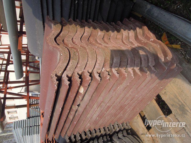 Střešní taška Bramac – EN 490, hnědá - foto 1