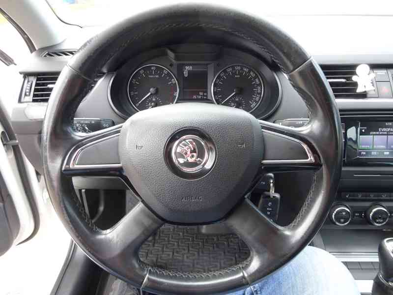 Škoda Octavia 1.2 TSI Combi r.v.2014 (77 kw) ČR - foto 11