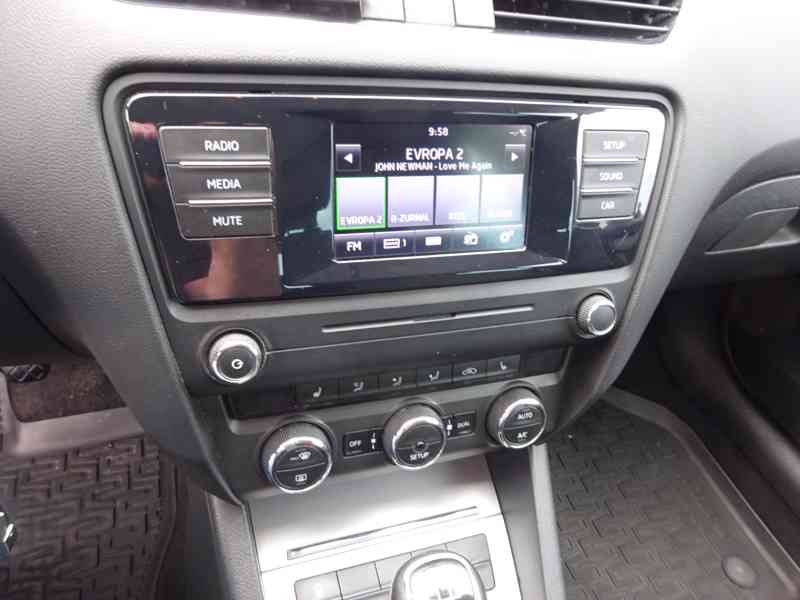 Škoda Octavia 1.2 TSI Combi r.v.2014 (77 kw) ČR - foto 8