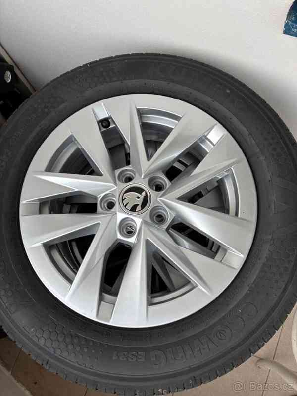 Škoda Fabia 1,0   Selection - roční vůz - foto 20