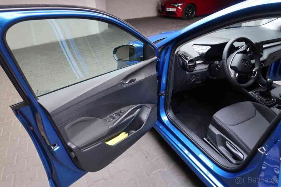 Škoda Fabia 1,0   Selection - roční vůz - foto 8