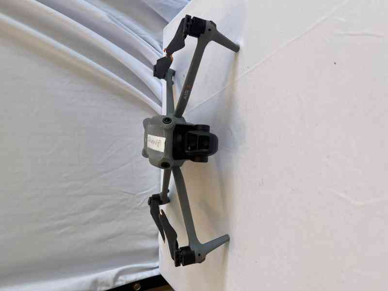 DJI Air 3 dron Fly More Combo + RC, 3 baterie - foto 4