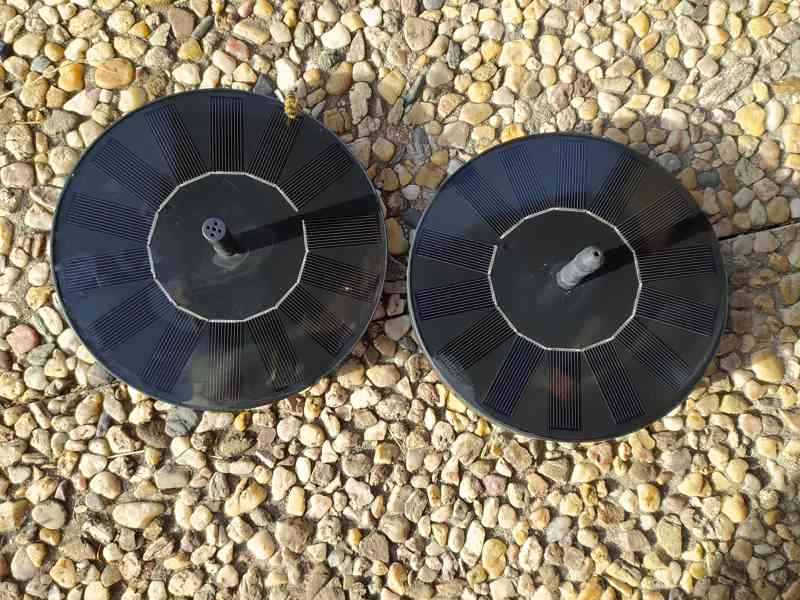 Zahradní jezírko se solární fontánou - foto 2