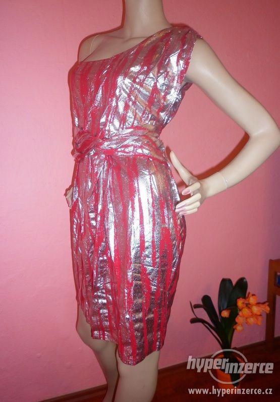 Společenské stříbročervené šaty vel.44-46 - foto 1