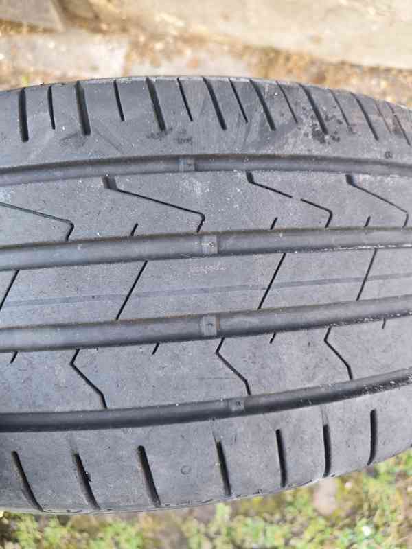 Prodám letní pneu 225/45 R17 - foto 2