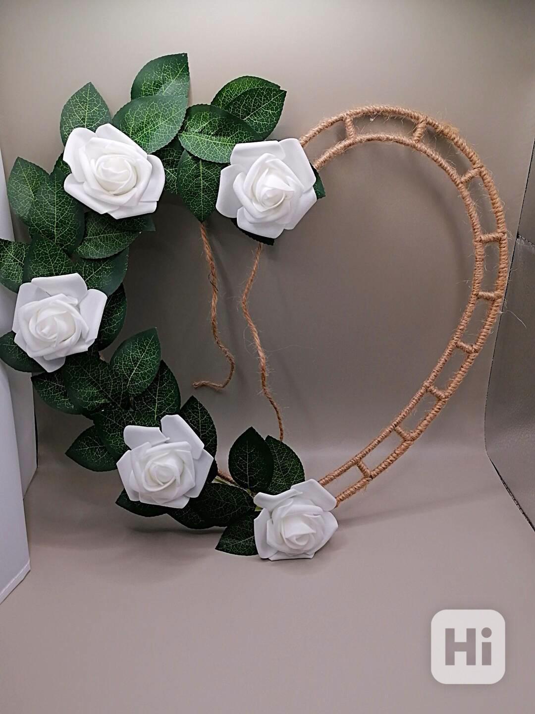 Velké srdce s pěnovými růžemi (Bílé) - foto 1