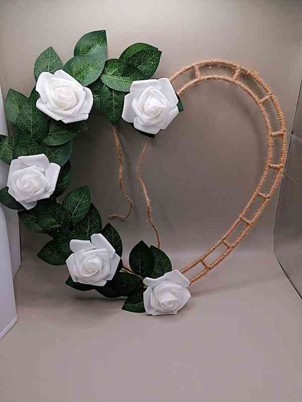 Velké srdce s pěnovými růžemi (Bílé) - foto 1