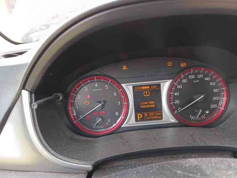 Suzuki Vitara - foto 5