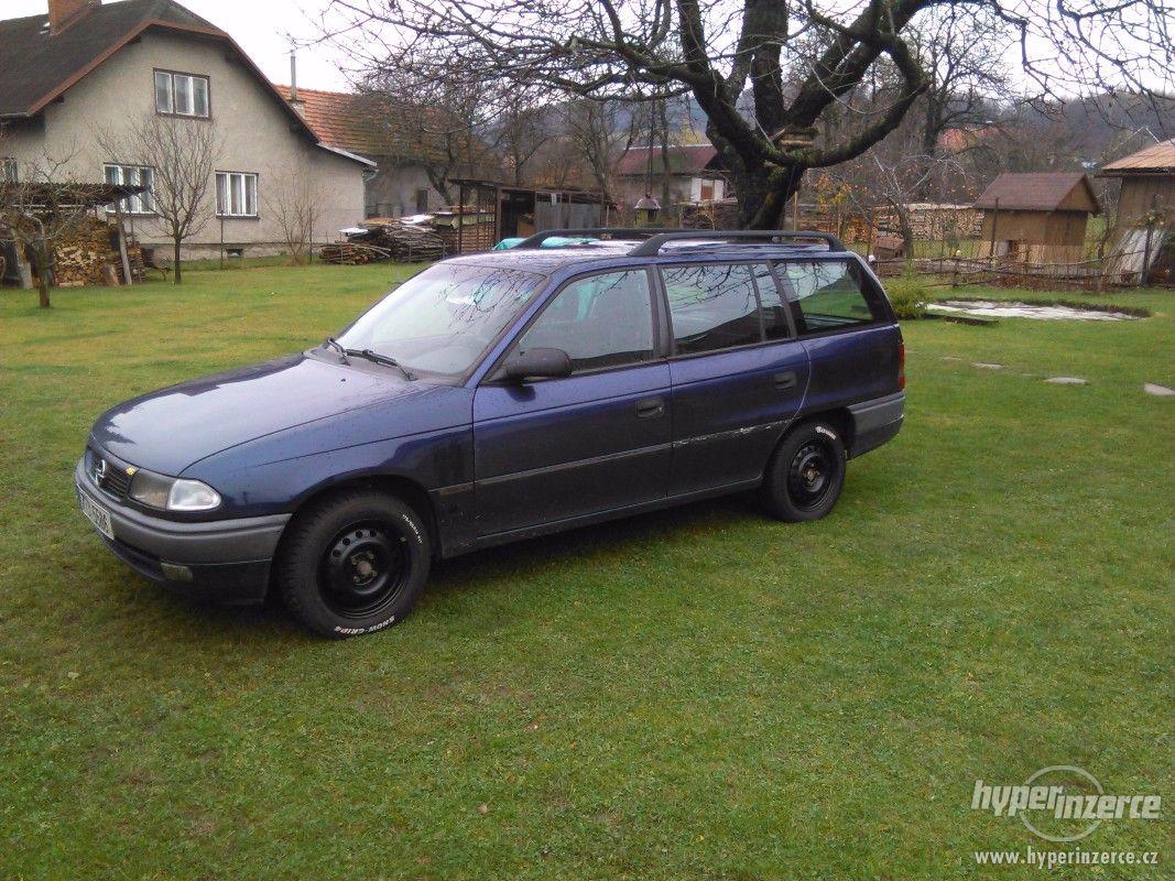 prodám Opel Astra F Caravan - foto 1