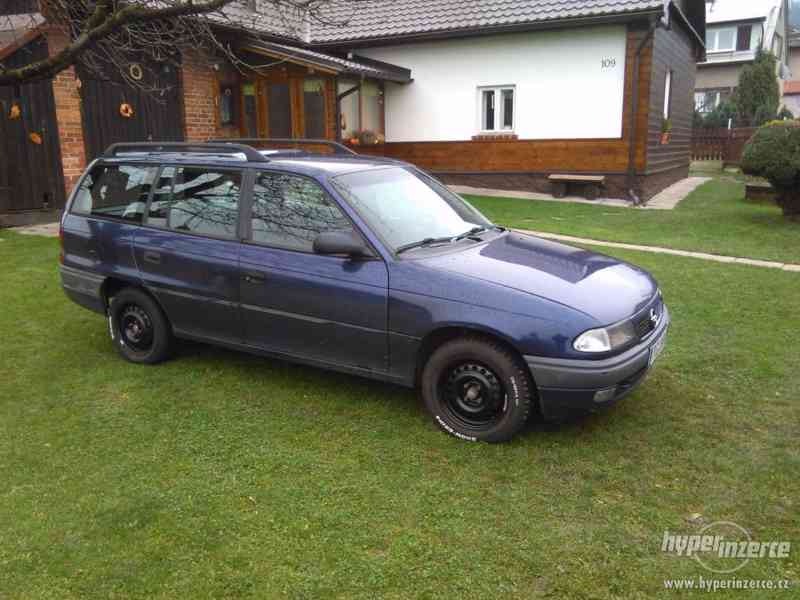 prodám Opel Astra F Caravan - foto 2
