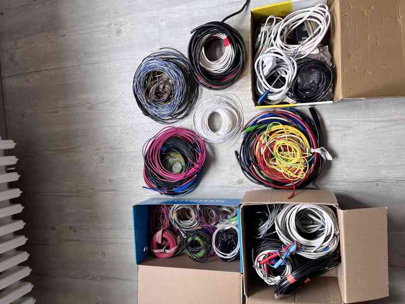 Vodiče,dráty, licny, bužírky a další materiál - foto 7