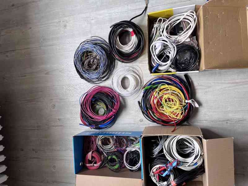 Vodiče,dráty, licny, bužírky a další materiál - foto 6