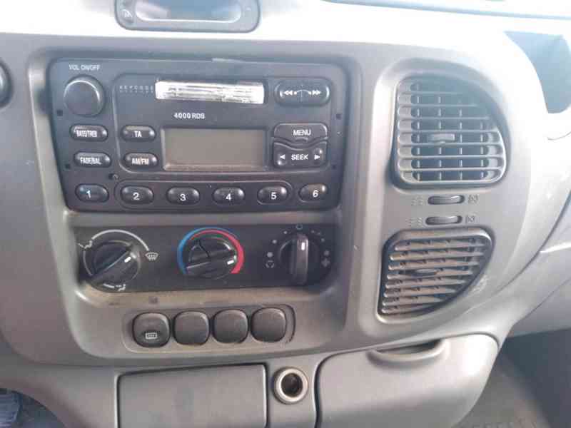 FORD TRANSIT 330 M 2.4 DI   1.MAJITEL,ČR - foto 13