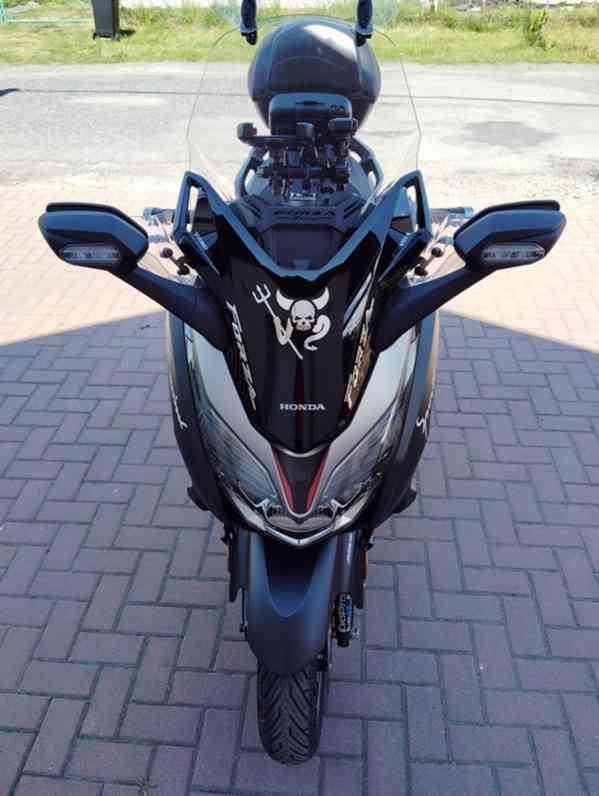 Honda Forza 300 (NF08) 2019-TOP stav,Tuning,včetně doplňků - foto 3