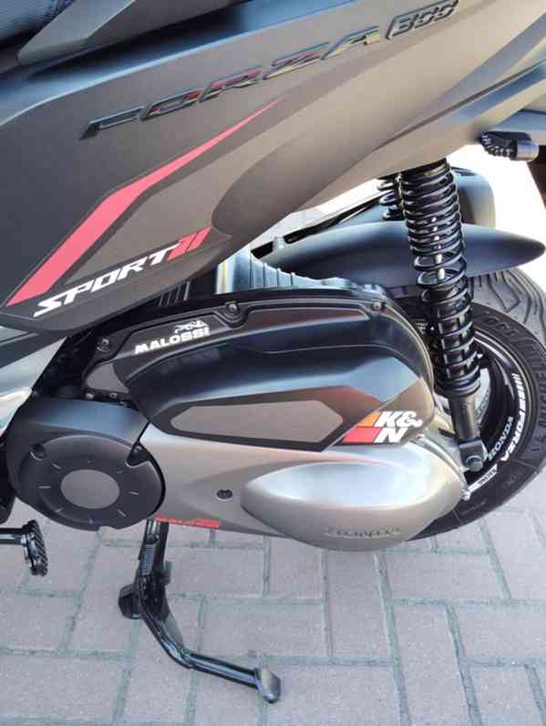 Honda Forza 300 (NF08) 2019-TOP stav,Tuning,včetně doplňků - foto 19