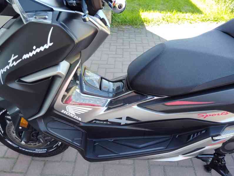 Honda Forza 300 (NF08) 2019-TOP stav,Tuning,včetně doplňků - foto 14