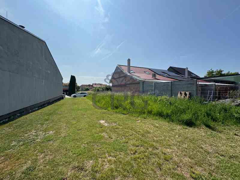 NABÍDKA STAVEBNÍHO POZEMKU V HRUŠOVANECH O CP 1.030 m2 - foto 9