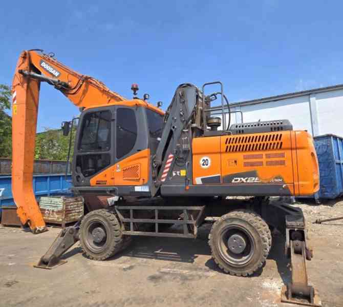 25.5t bagr překládka Doosan DX250 WMH5 (DEVELON) - foto 2