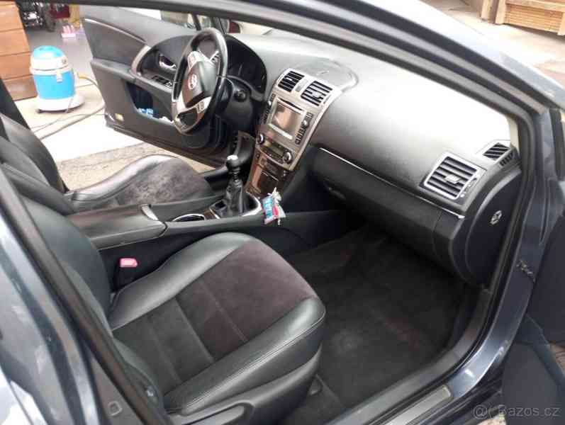 Toyota Avensis 2,0 - foto 3