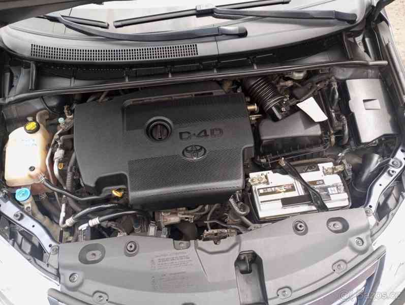 Toyota Avensis 2,0 - foto 5