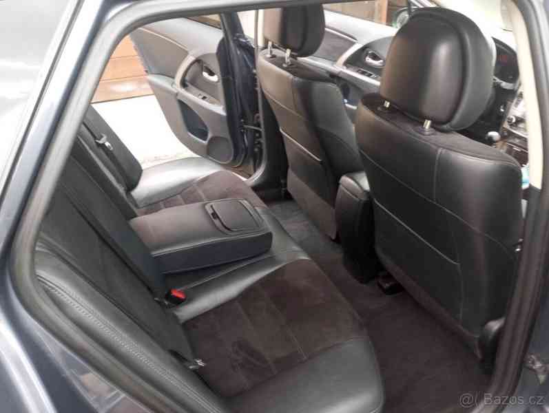 Toyota Avensis 2,0 - foto 7