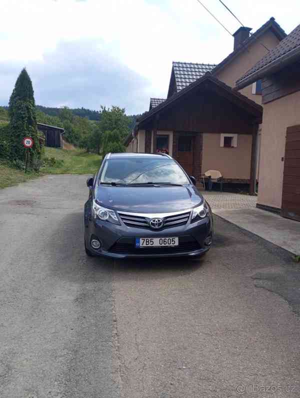 Toyota Avensis 2,0 - foto 8