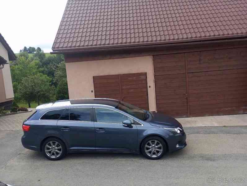 Toyota Avensis 2,0 - foto 2