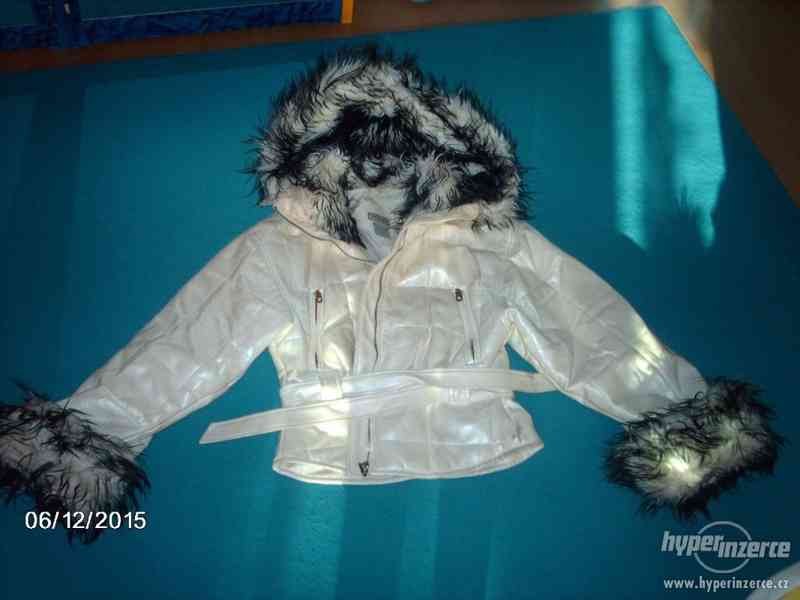 Zimní bunda s kožíškem - foto 3