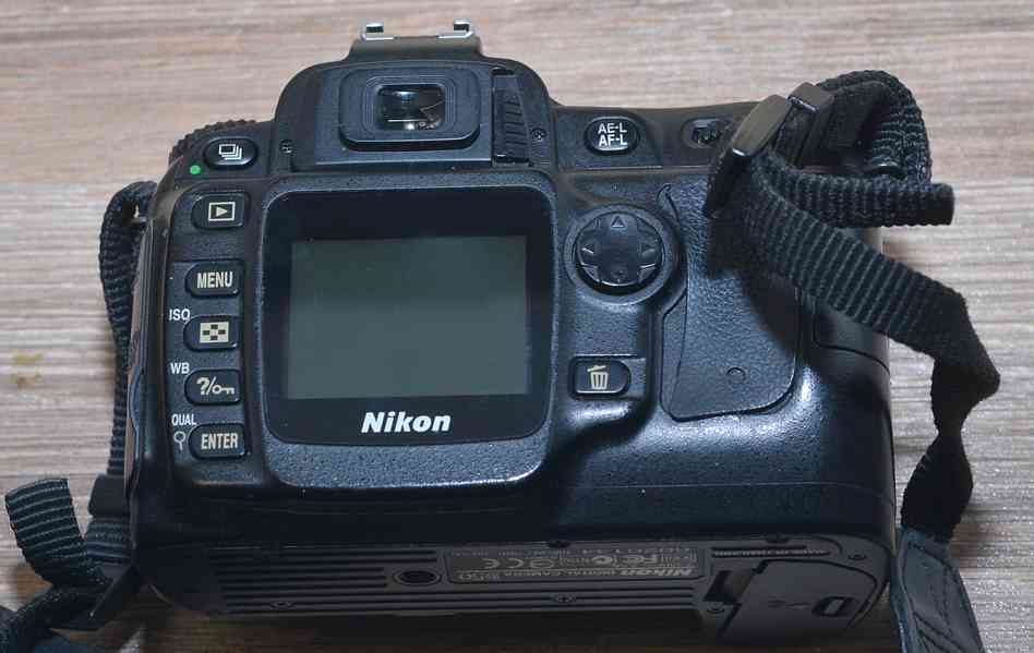 Nikon D50 **6.1 Mpix CCD*jpeg, raw** 👍 1600 Exp. - foto 5