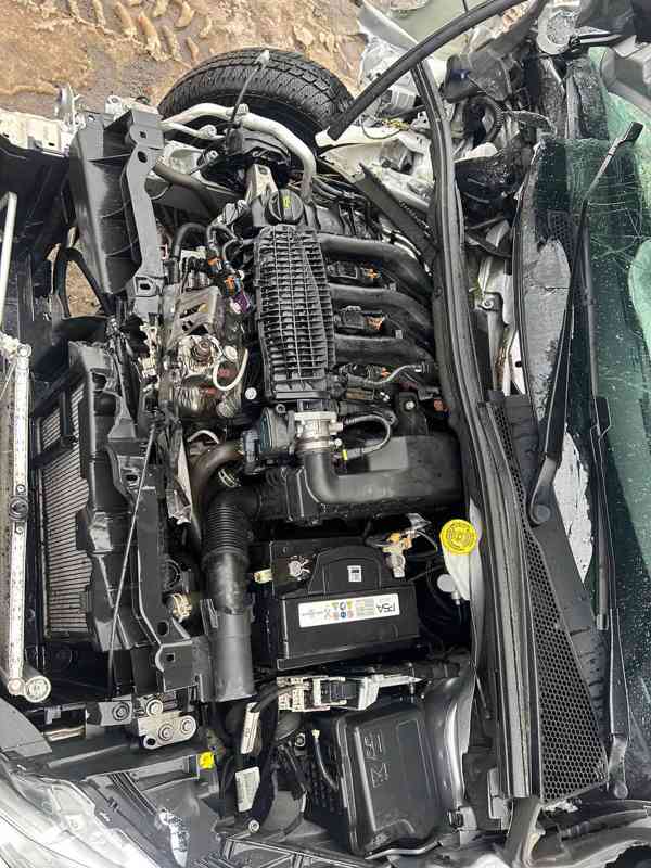 Peugeot 2008 rv 2017 1,2 16V typ HMZ prodám díly - foto 7