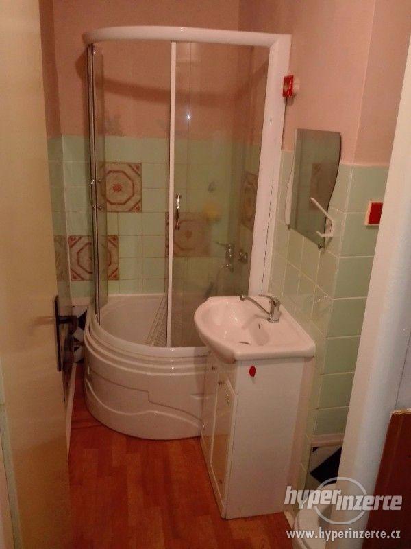 Pronájem větší garsonky v chomutovském experimentu - foto 6
