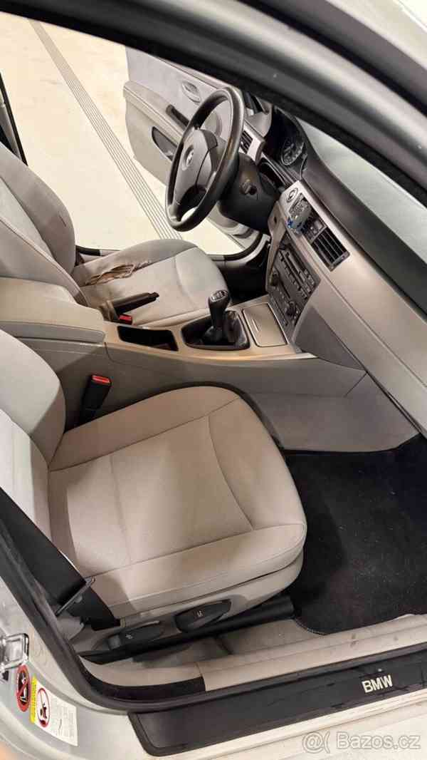 BMW Řada 3 2,0   320i (110kw/150koni - 2006) - foto 4