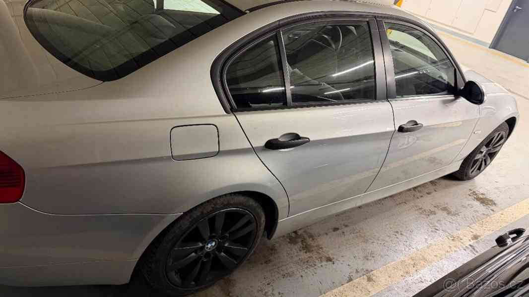 BMW Řada 3 2,0   320i (110kw/150koni - 2006) - foto 11