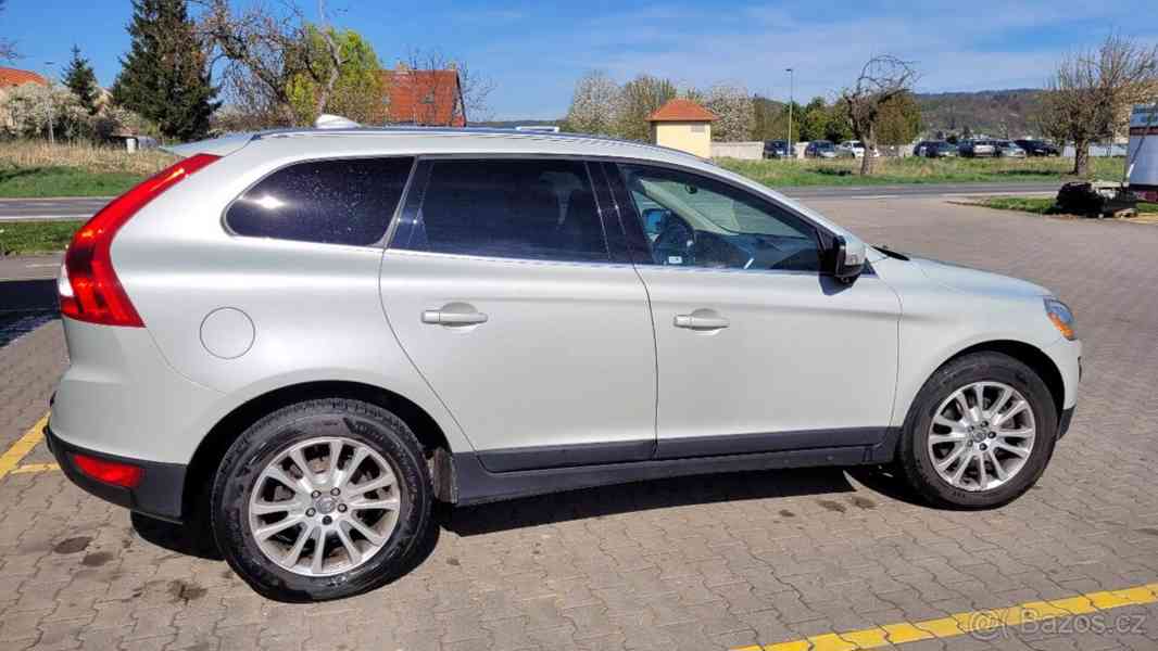 Volvo XC60 D5 automat, autoriz servis - foto 11