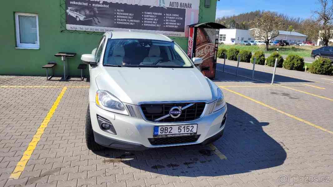 Volvo XC60 D5 automat, autoriz servis - foto 15