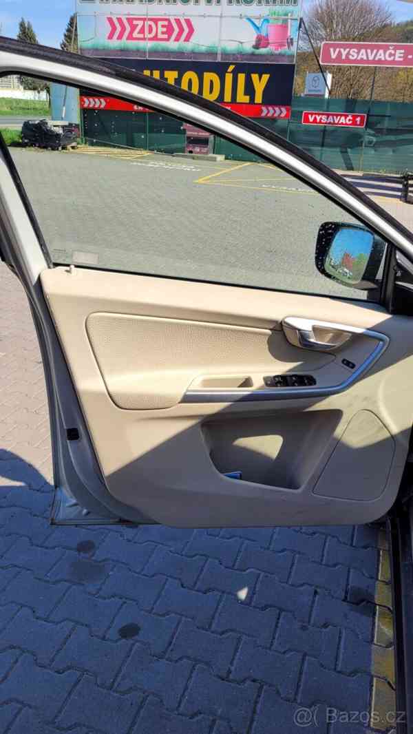 Volvo XC60 D5 automat, autoriz servis - foto 5