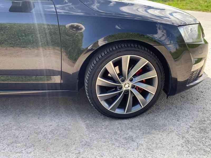 Škoda Octavia 2,0 135kw DSG, ? Velmi dobrý stav - foto 19