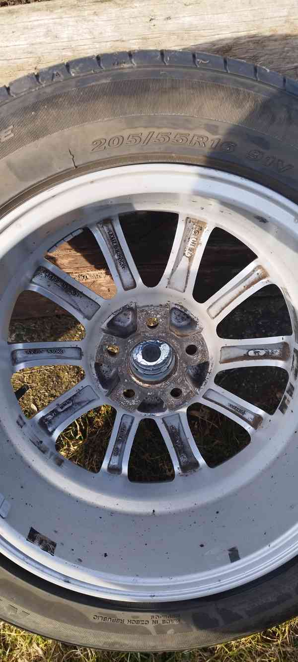 Skoda Octavia 1 - Prodám alu kola 205/55R16 s letními pneu - foto 3
