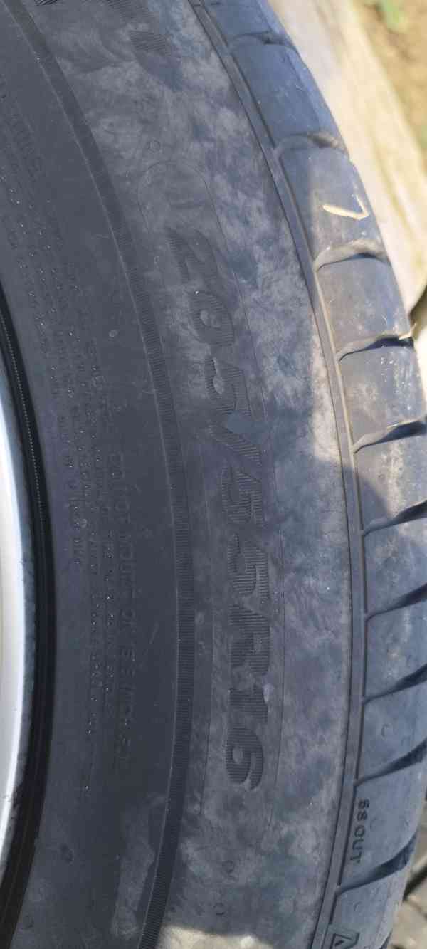 Skoda Octavia 1 - Prodám alu kola 205/55R16 s letními pneu - foto 5