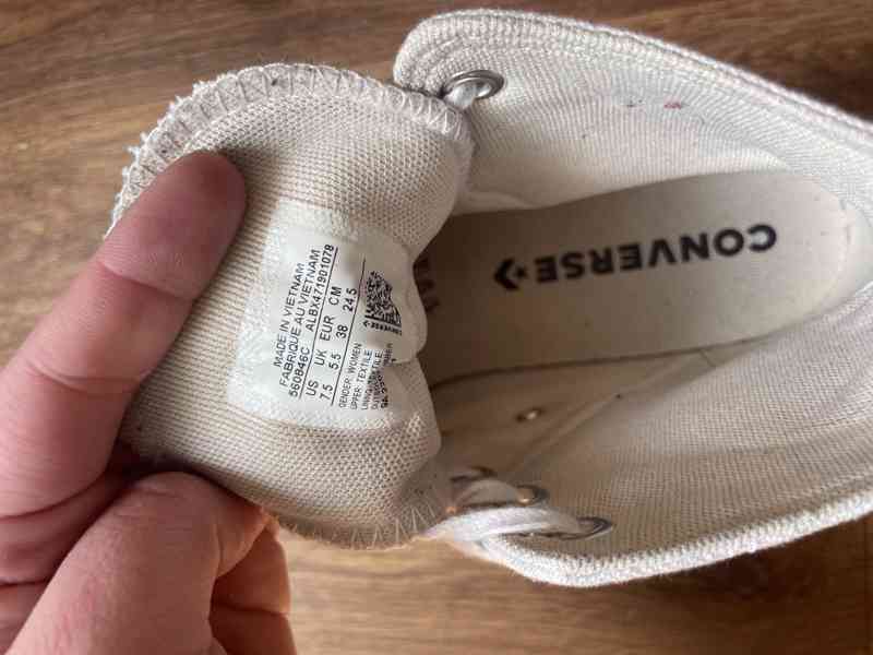 Converse na platformě  - foto 2