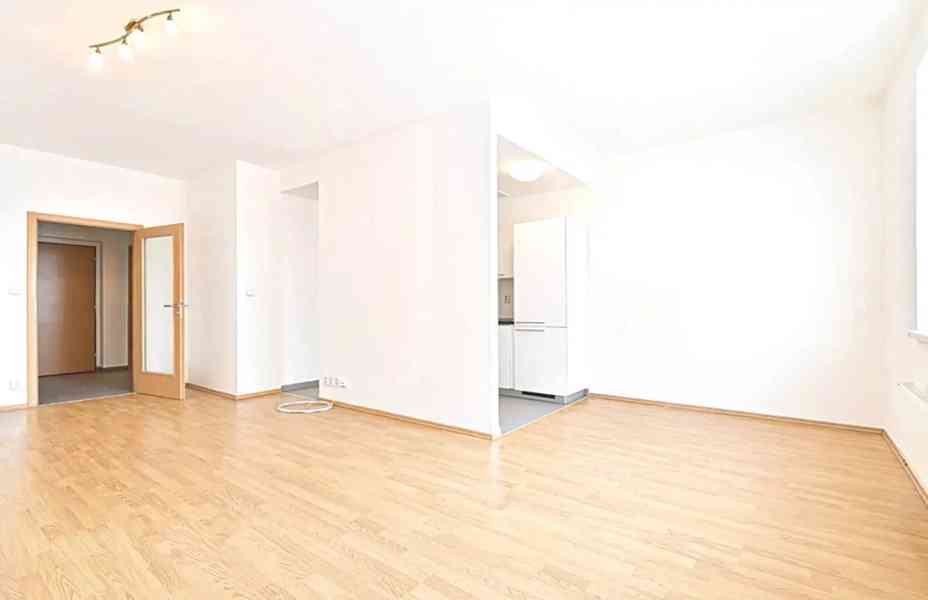 Pronájem bytu 1+1 40 m² - foto 2