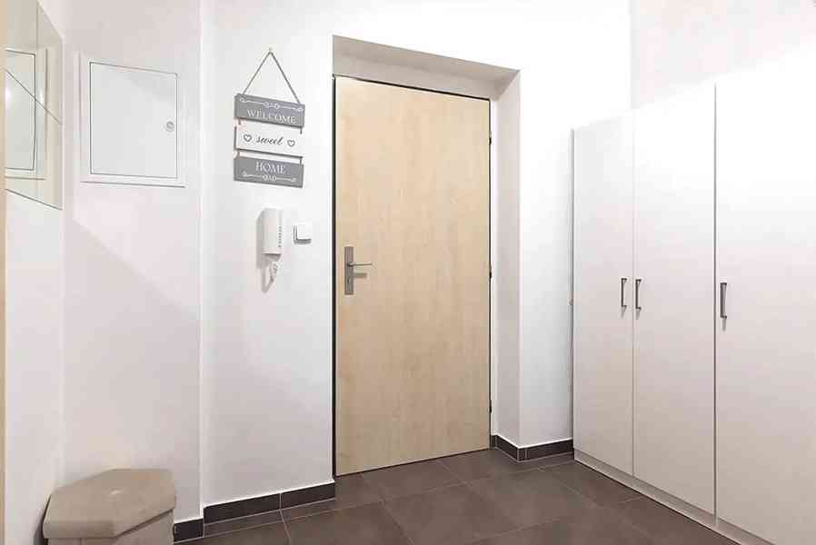 Pronájem bytu 1+1 40 m² - foto 10
