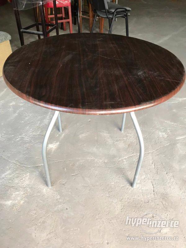 Dřevěný stůl + židle - foto 1
