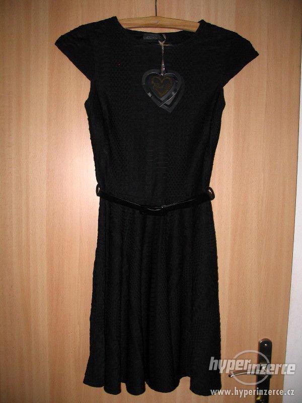 Nové dámské společenské šaty, pas 60 cm (2x 30 cm) - foto 1