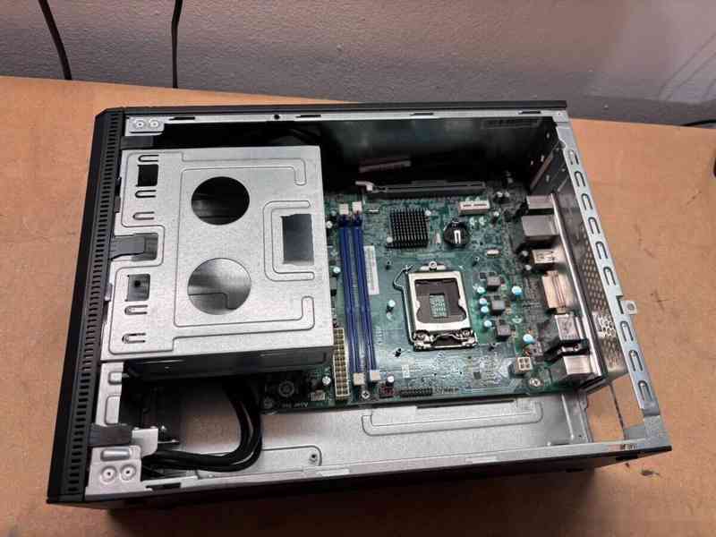 Predám pokazený počítač Acer Veriton X2631G na diely. - foto 3